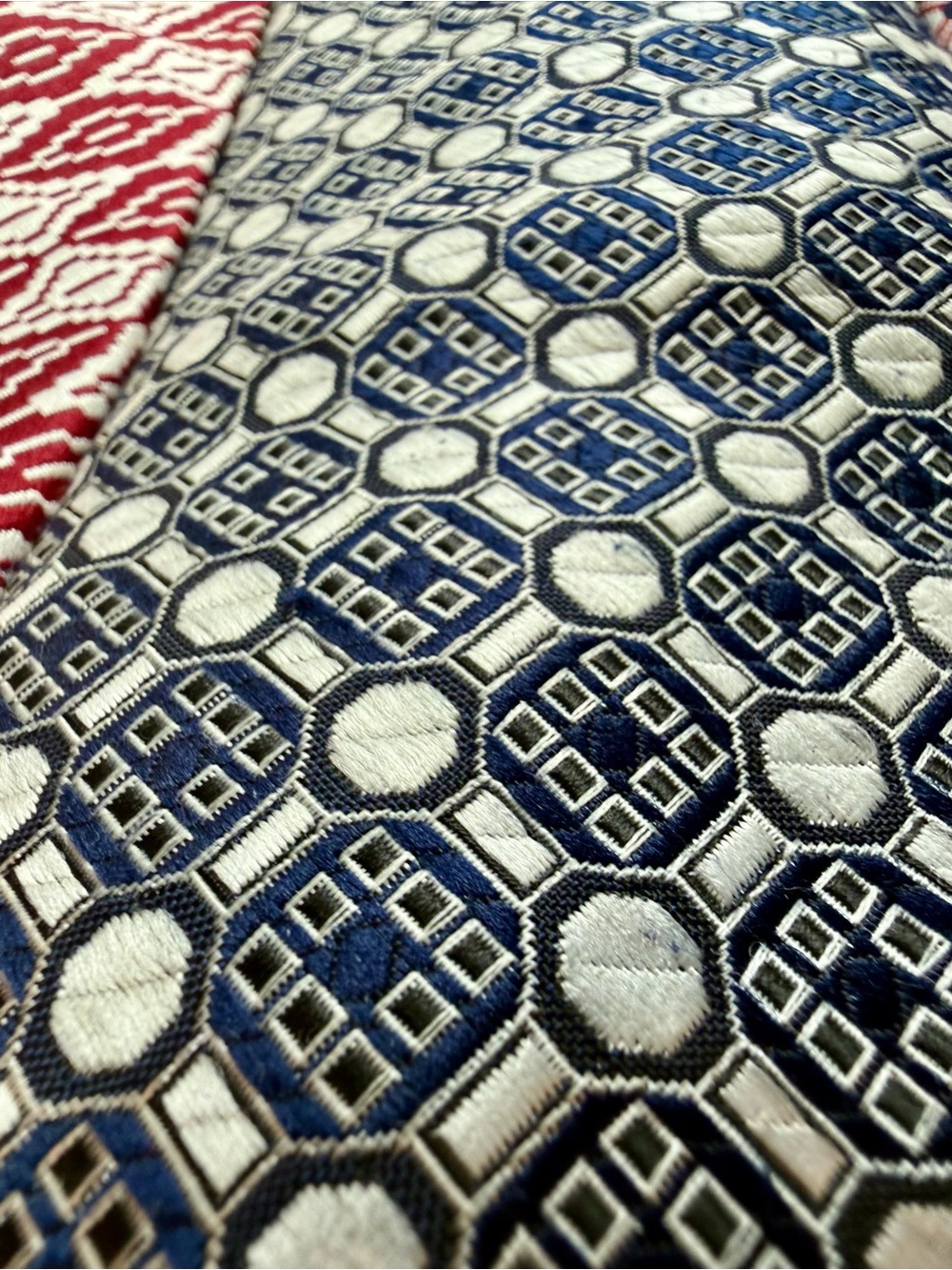 Vint Curated Geometric Necktie Trio in Red, Navy & White Wembley Resilio 1970 - Picture 4 of 11